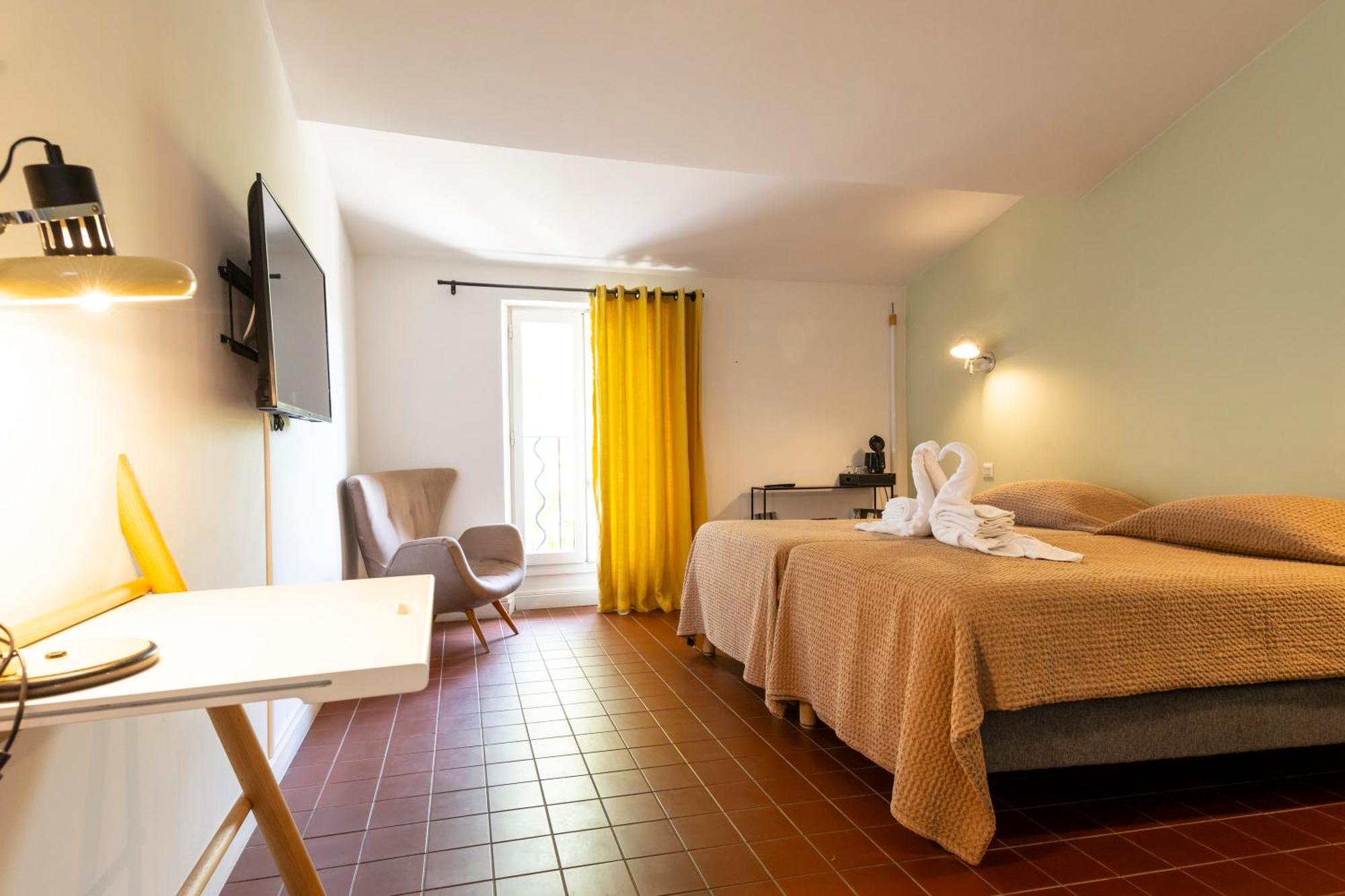 Hotel Burrhus Vaison-la-Romaine Exterior photo