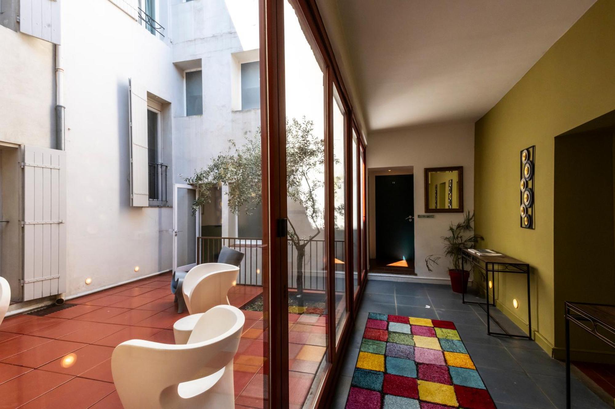 Hotel Burrhus Vaison-la-Romaine Exterior photo